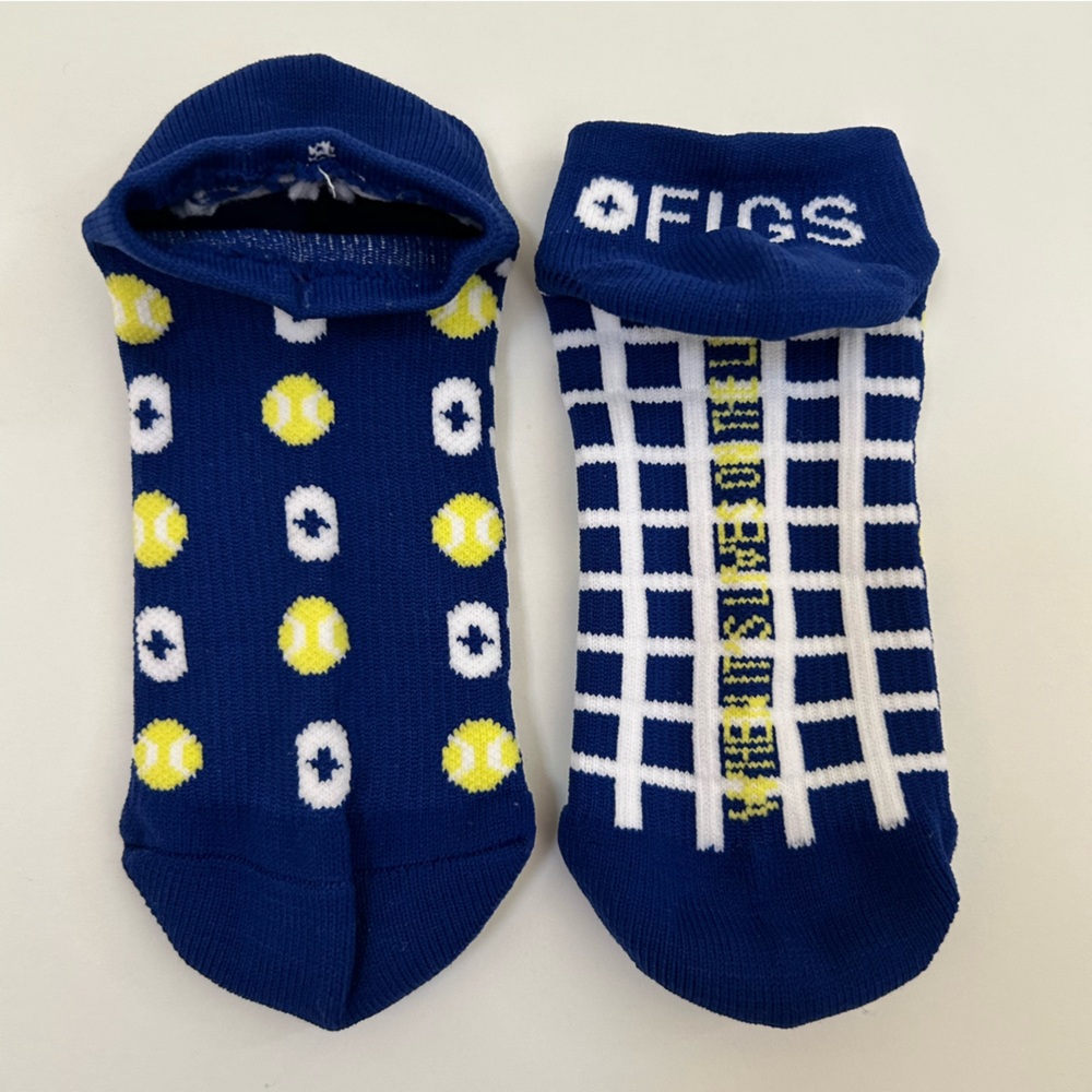 FIGS New 2 Ankle Socks Small WHEN ITS LIVES ON THE LINE Tennis Ball Blue Gray - Picture 3 of 4